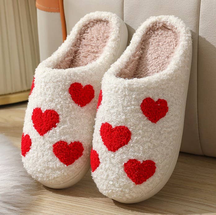 SOFT PLUSH MUSHROOM HEART RAINBOW WARM SLIPPERS | 40SP014: Heart / Medium