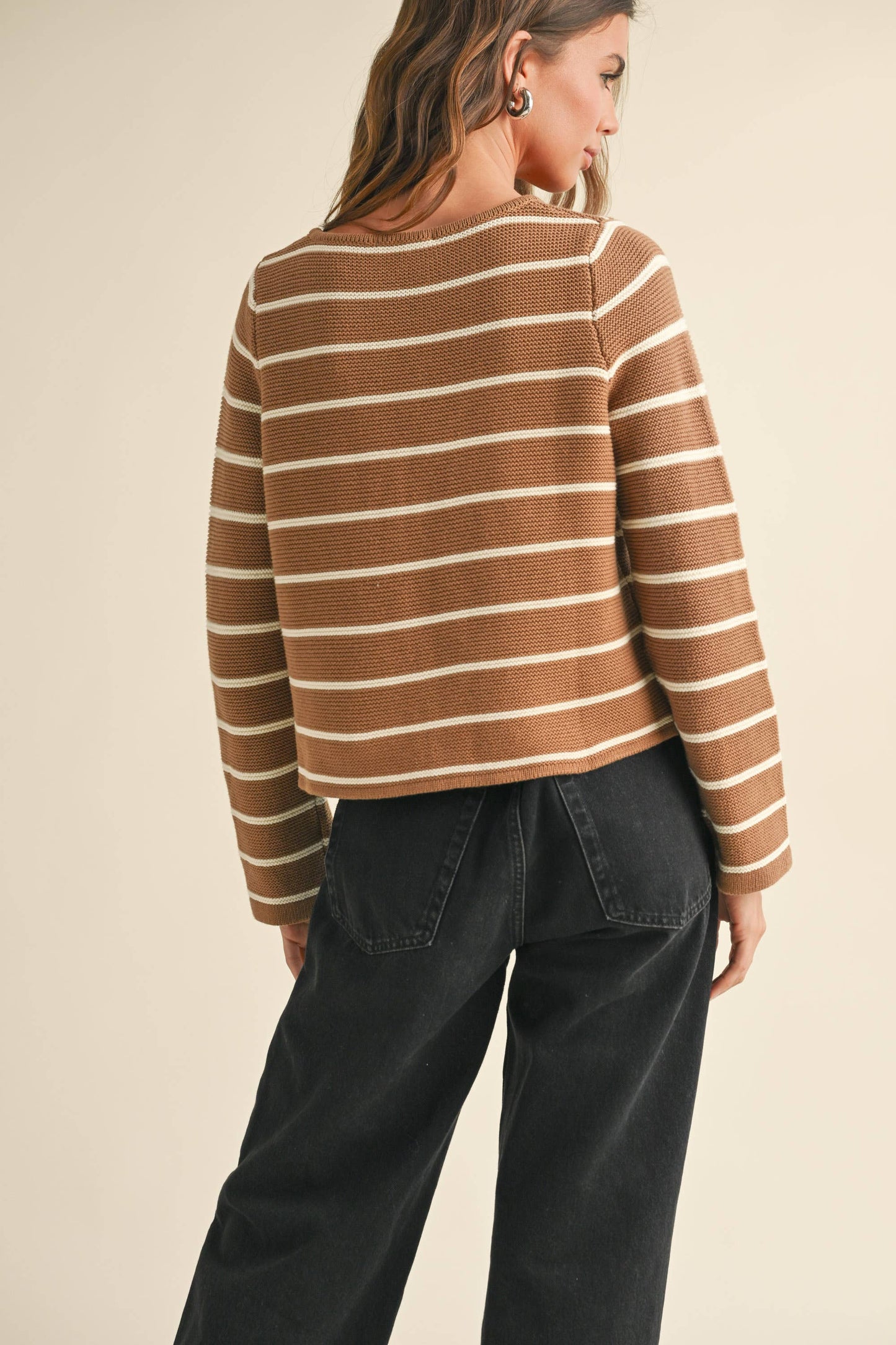 J4757   STRIPED TIED FRONT CARDIGAN: MOCHA/WHITE