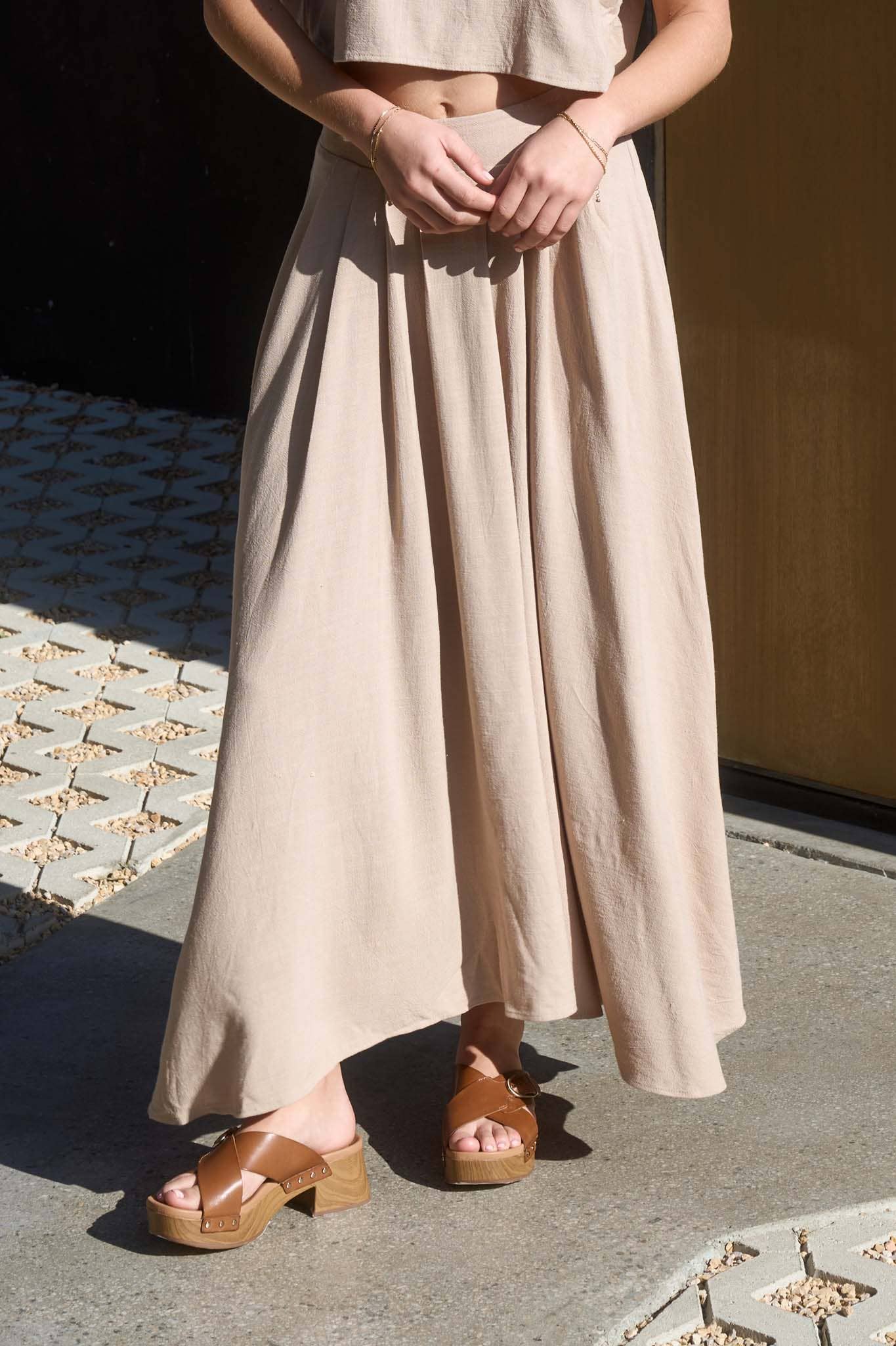 B5SX1033-B SKIRT: LIGHT TAN