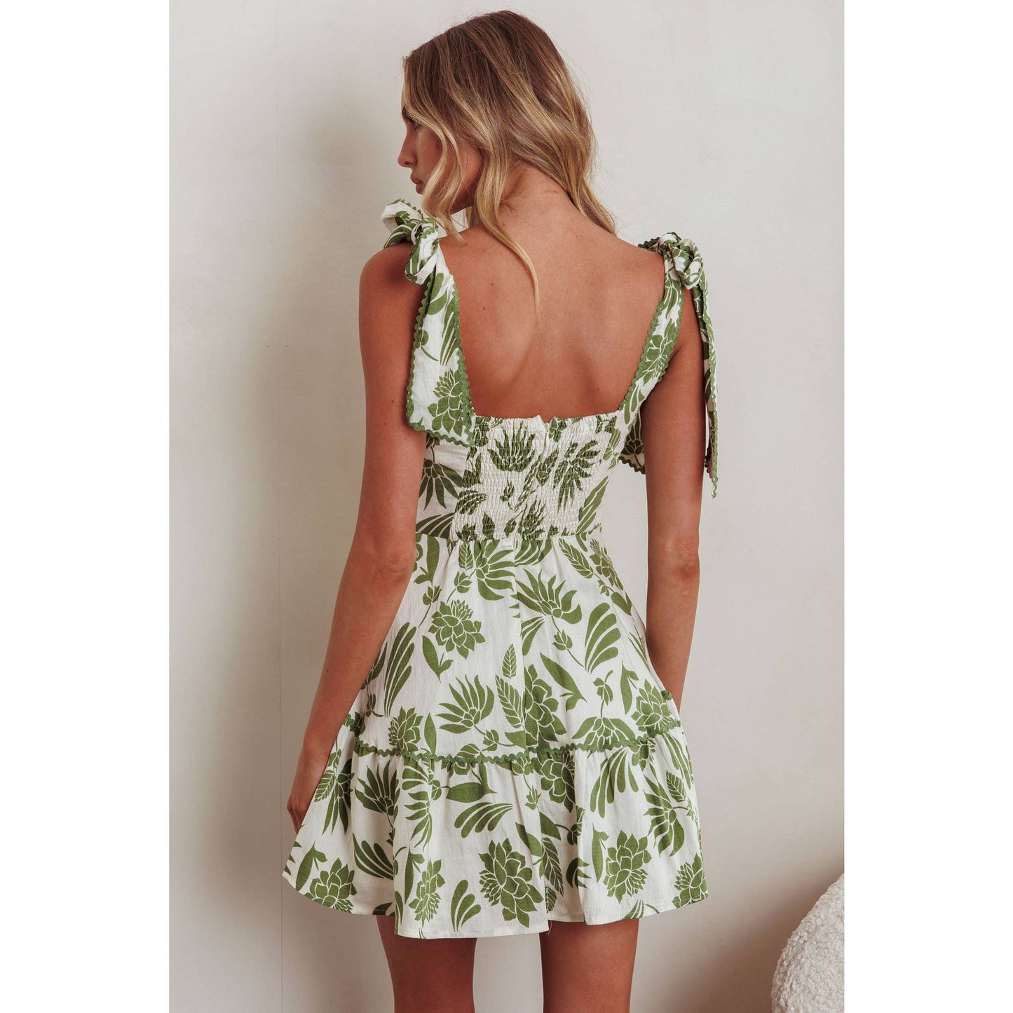 SHOULDER STRAP TIED MINI DRESS: BEIGE / SR1313D