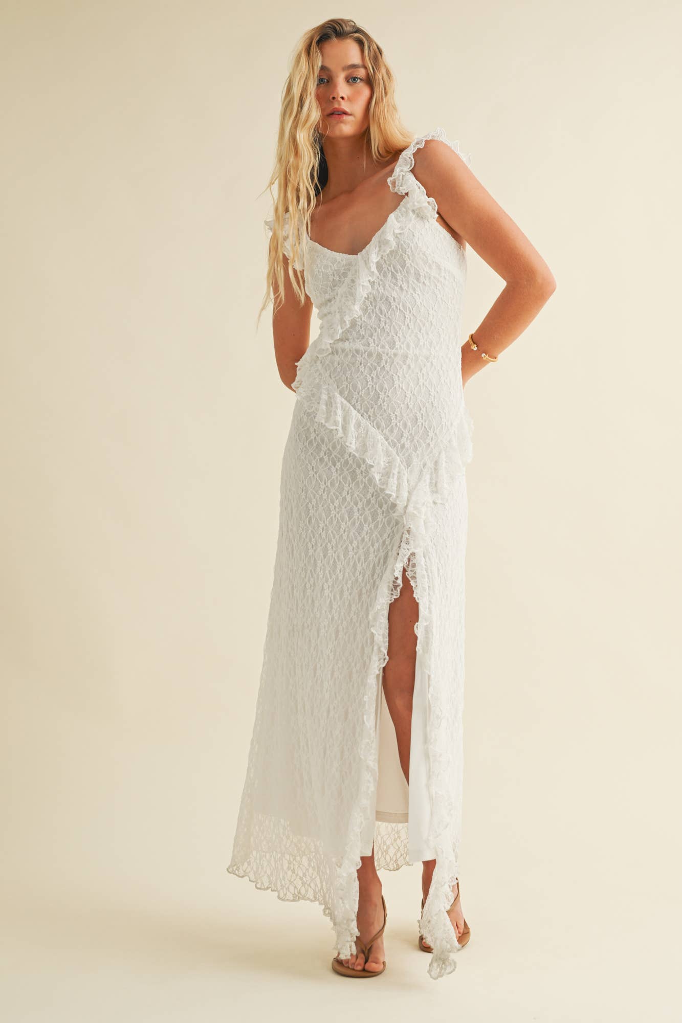 RUFFLE LACE STRAP FRONT SLIT DRESS: Black / S24964