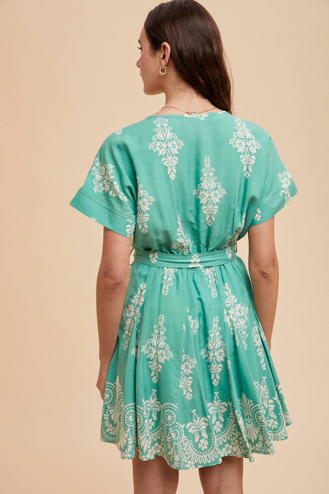 BORDER PRINT FLARED MINI DRESS: NATURAL SAND / ILD6336