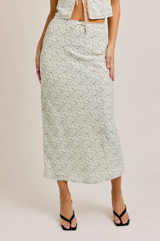 HIGH WAISTED LACE TRIM DETAIL FLORAL MAXI SKIRT: CREAM-LAVENDER DITSY / IS5162