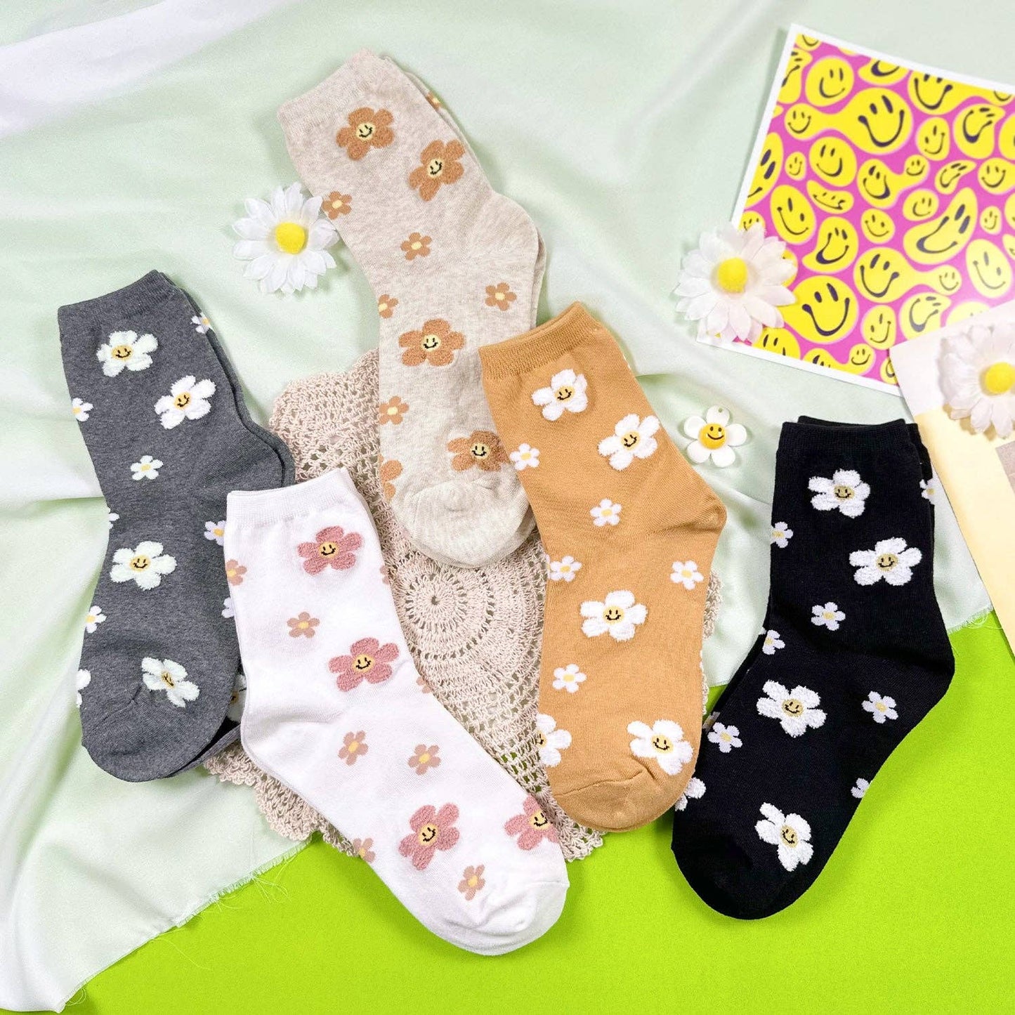 Women's Crew Fluffy Flower Socks: VW-L-034-2