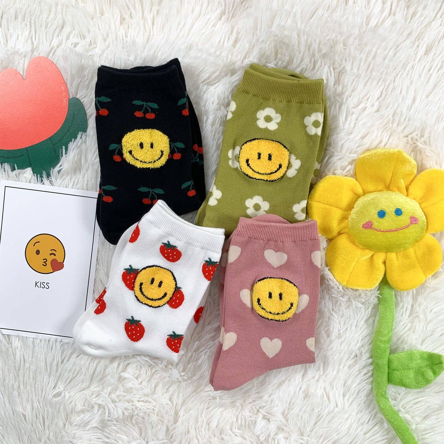 Women's Crew Kitsch Smile Socks: KW-C-251-4