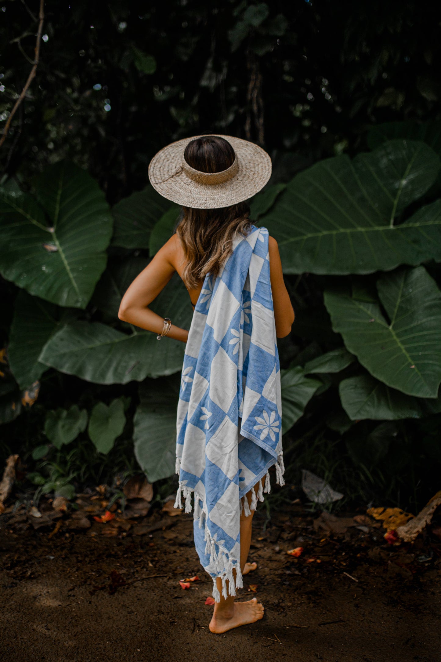 Tiaré Checkers Luxurious Beach Towel: Cacao