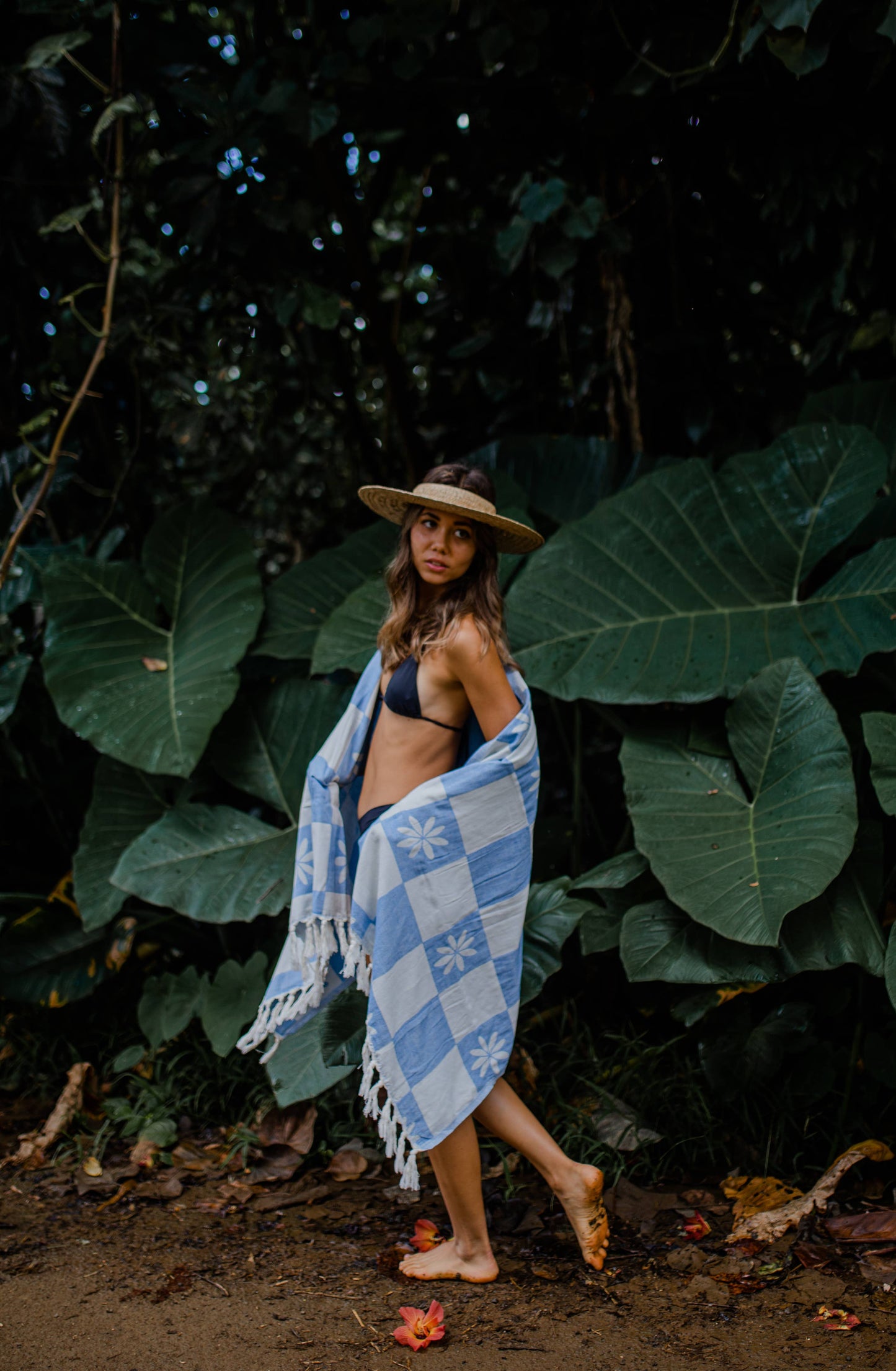 Tiaré Checkers Luxurious Beach Towel: Cacao