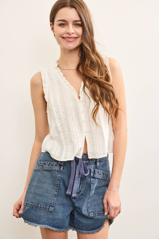 RUFFLED V NECK BUTTON CLOSURE TOP: White / S24759