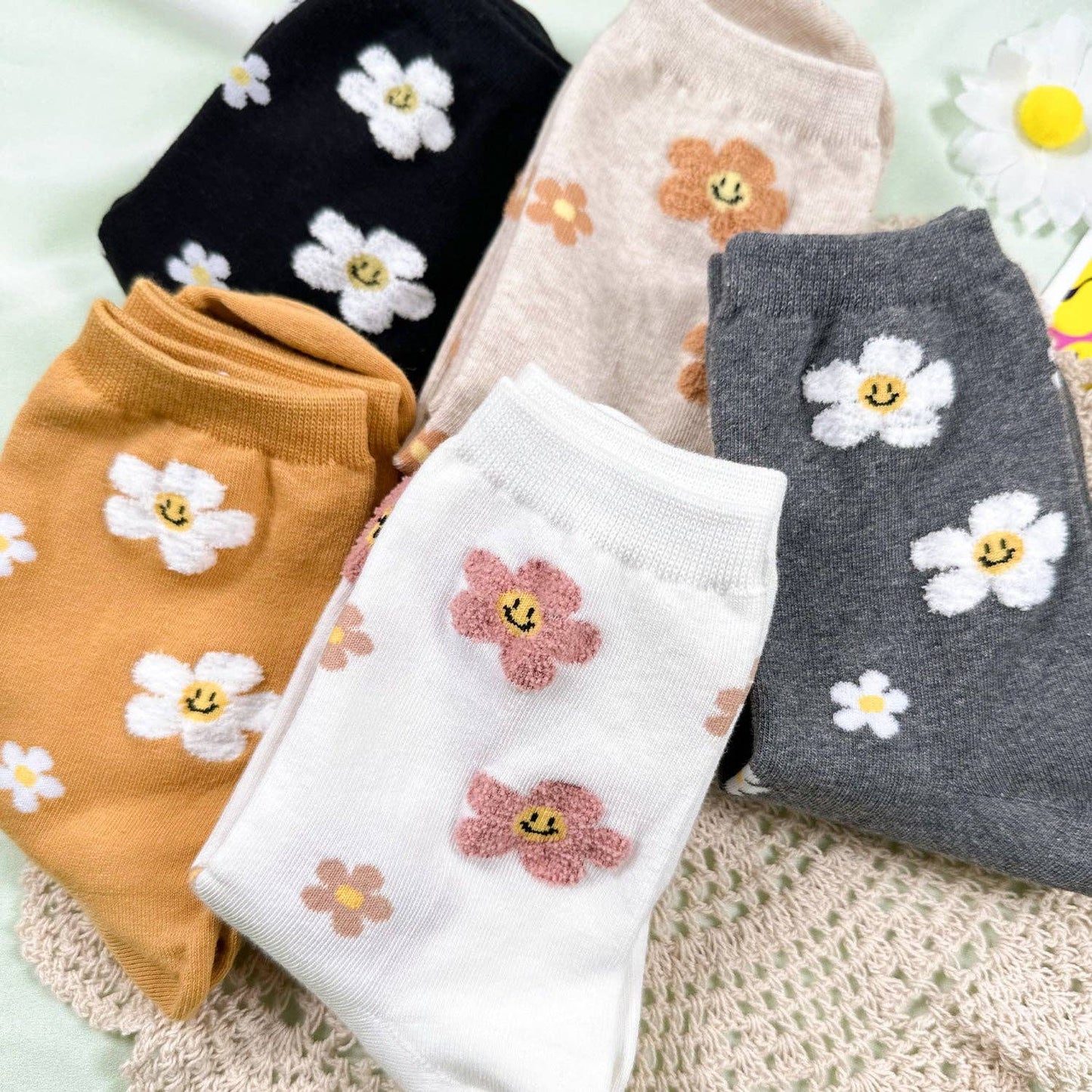 Women's Crew Fluffy Flower Socks: VW-L-034-2