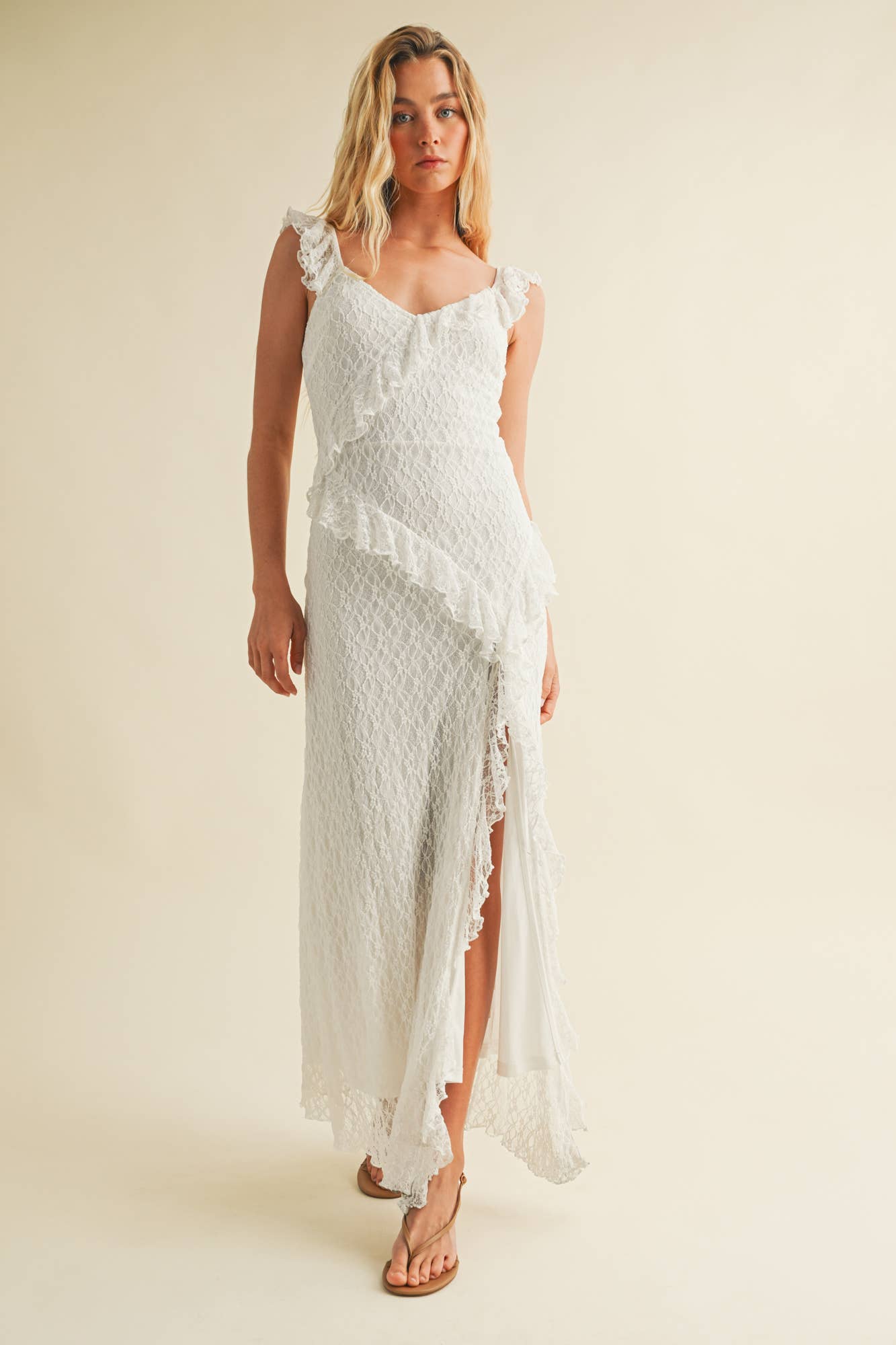 RUFFLE LACE STRAP FRONT SLIT DRESS: Black / S24964