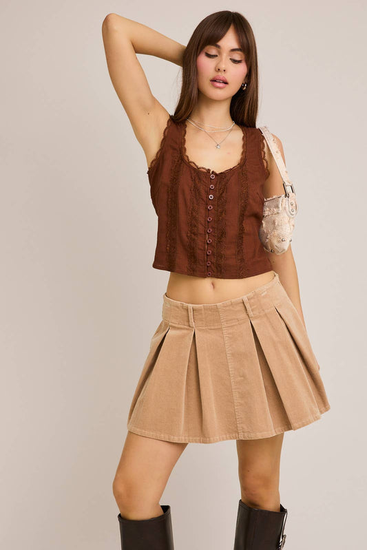 A SCOOP NECKLINE TOP WITH TRIM DETAIL: MOCHA / Pt6295