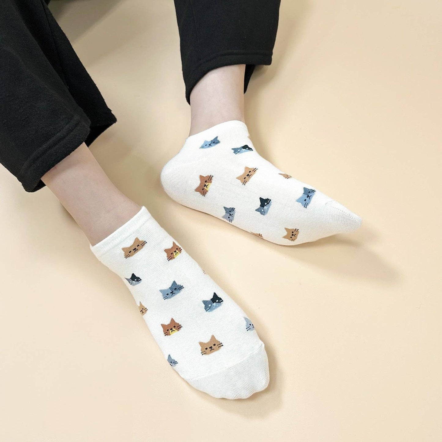 Women's Ankle Cat Friends Socks: VW-A-005-1