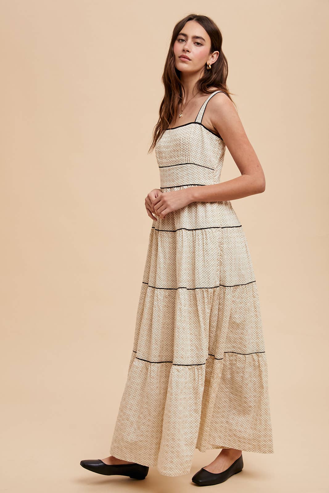 CONTRAST PIPED TIERED MAXI DRESS: CREME / ILD6280
