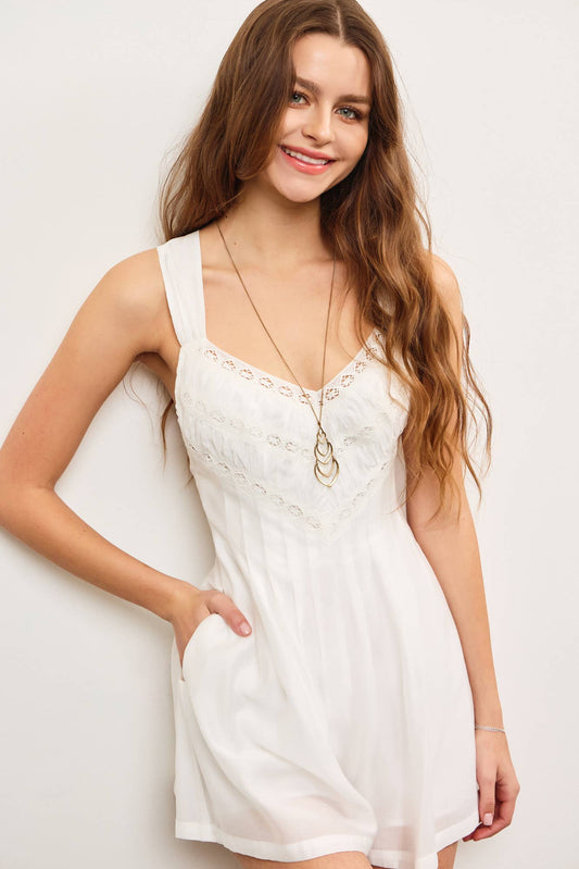 EMBROIDERED PLEATS SLEEVELESS ROMPER: White / S23068