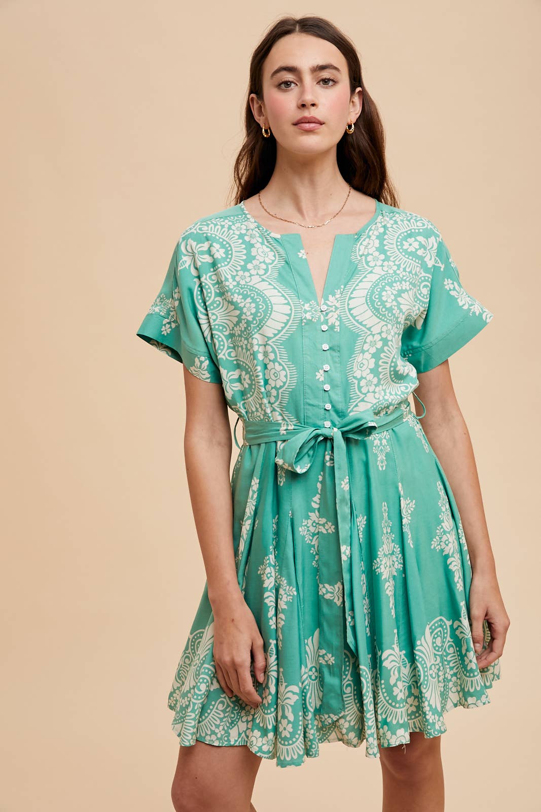 BORDER PRINT FLARED MINI DRESS: NATURAL SAND / ILD6336