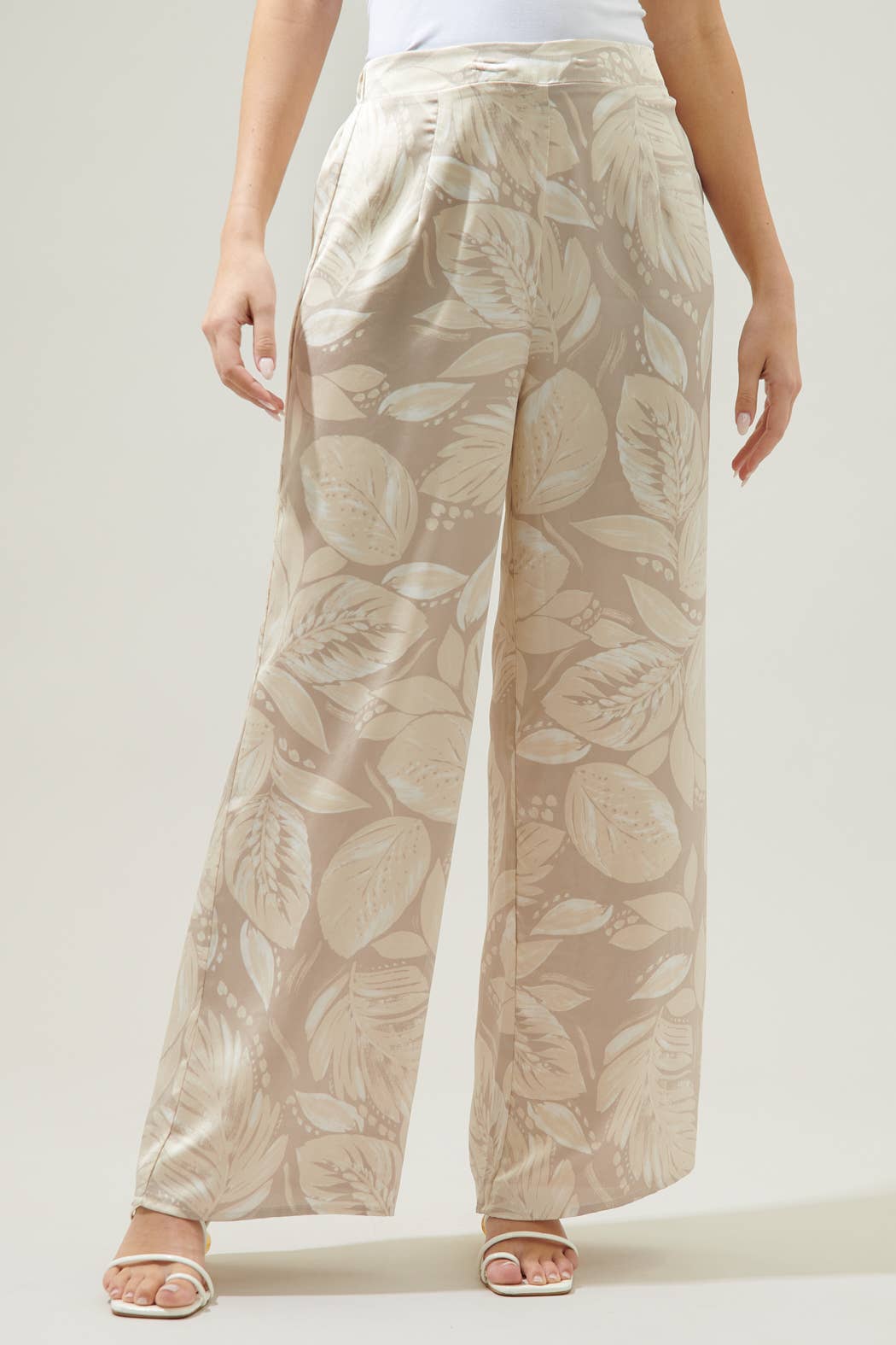 Gardenia Floral Wide Leg Pants: CHAMPAGNE-TAUPE / L