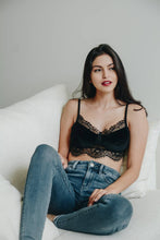Load image into Gallery viewer, YL-5310 Velvet and Lace Half Cami
