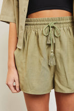 Load image into Gallery viewer, WAIST ELASTIC LINEN SHORTS: SOFT OLIVE
