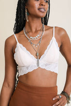 Load image into Gallery viewer, Butterfly Scallop Lace Bralette: Ivory

